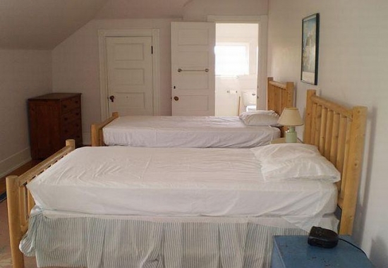 Bedroom on Third Floor with Twin Beds